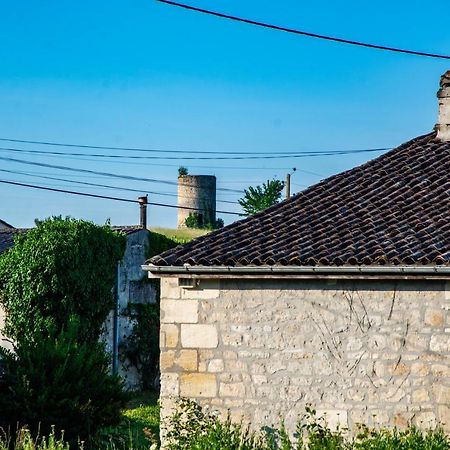 مبيت وإفطار لا كلوزيري دي فرونزاك Saint-Michel-de-Fronsac المظهر الخارجي الصورة