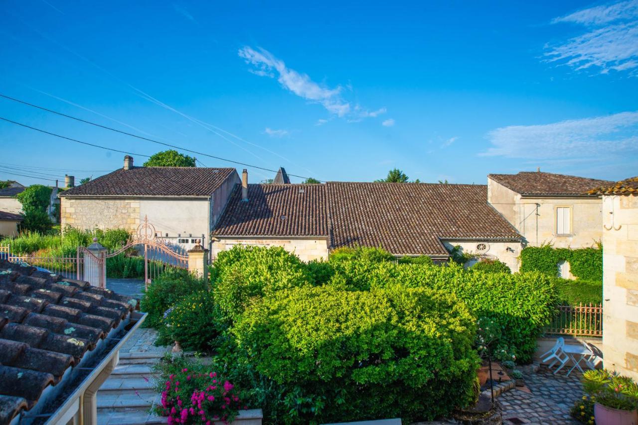 مبيت وإفطار لا كلوزيري دي فرونزاك Saint-Michel-de-Fronsac المظهر الخارجي الصورة